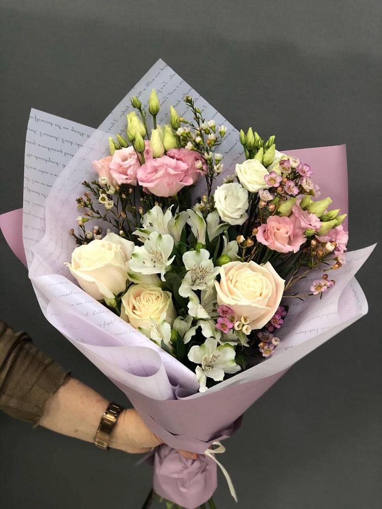 Букет цветов из: Альстромерии, Розы и Лизиантусы в Поздняково