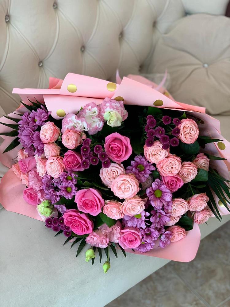 Букет цветов из: Хризантемы, Розы и Лизиантусы в Поздняково