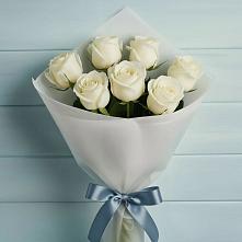 Букет 7 Белых роз Эдлесс Лав в Поздняково