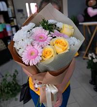 Букет цветов из:  Герберы, Розы и Хризантемы в Поздняково
