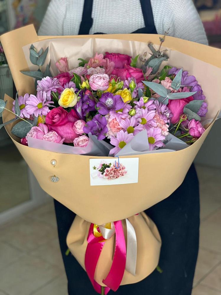 Букет цветов из: Хризантемы, Гвоздики и Альстромерии в Поздняково