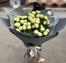 Букет Белые кустовые розы Солинеро в Поздняково