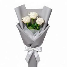 Букет 3 белые розы в Поздняково