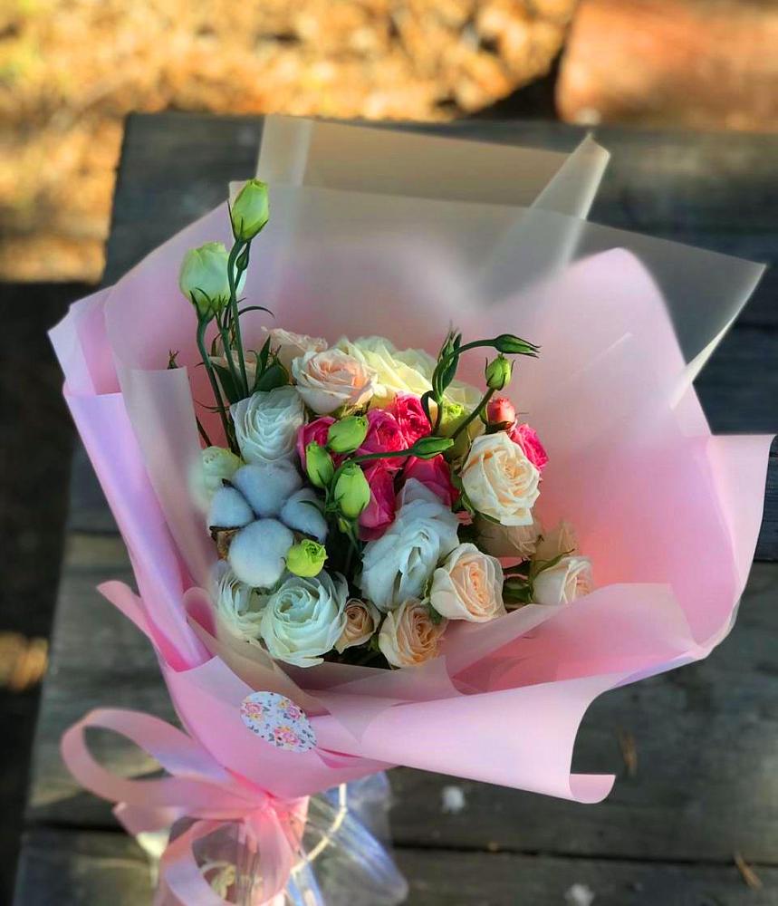 Букет цветов из: Розы и Лизиантусы в Поздняково