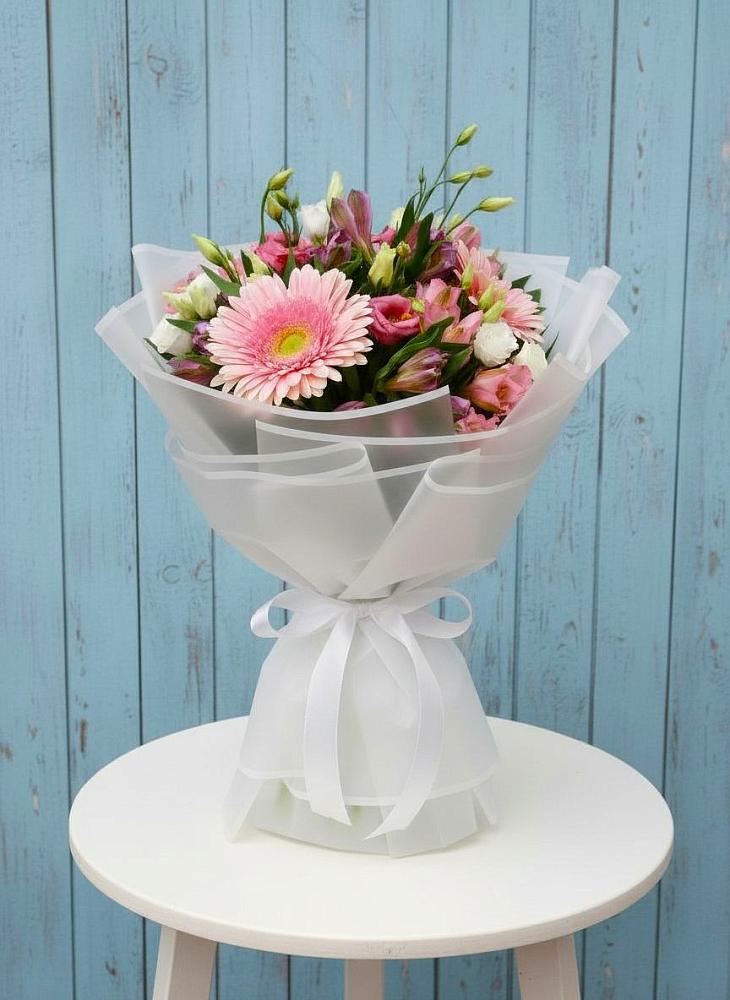 Букет цветов из: Герберы, Альстромерии и Лизиантусы в Поздняково