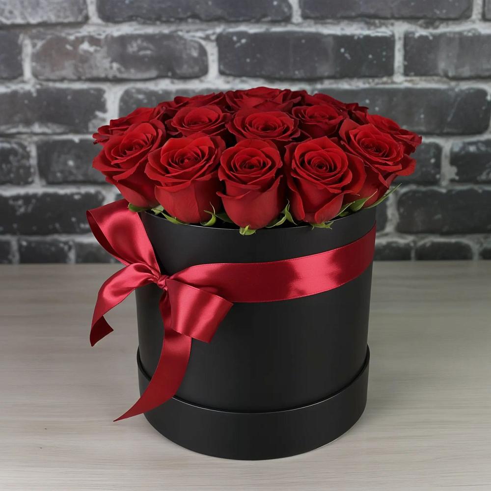 Цветочная композиция из Розы в шляпной коробке в Поздняково