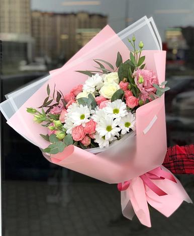 Букет цветов из: Розы, Лизиантусы и Хризантемы в Поздняково