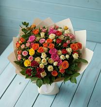 Букет Микс из разноцветных кустовых роз в Поздняково