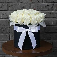 Цветочная композиция из Розы в шляпной коробке в Поздняково